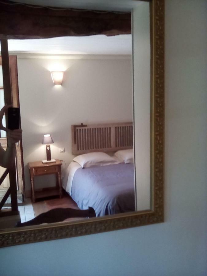 Bed and Breakfast La Ferme Des Vignes Hotot-en-Auge Exteriér fotografie